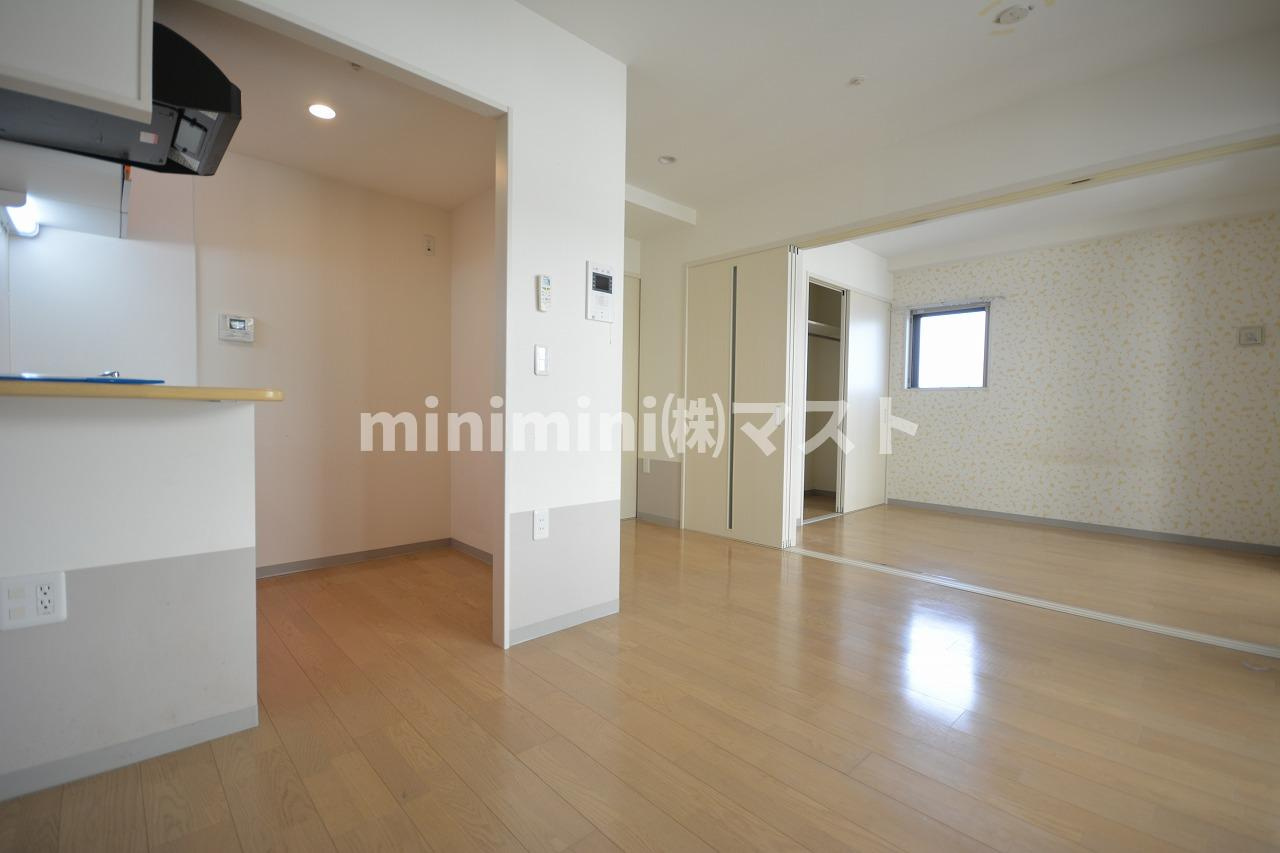 SunSunなんば弐番館の居間・リビング