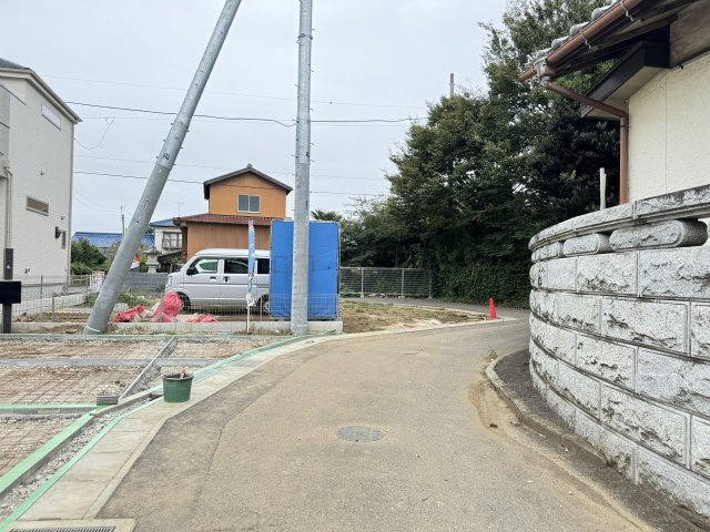 流山市南新築戸建（初石Ⅳ）の前面道路含む現地写真|東側前面道路