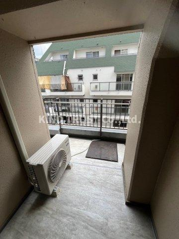 ラ・テーヌ天満橋のバルコニー|暖かな日差しのふりそそぐバルコニー