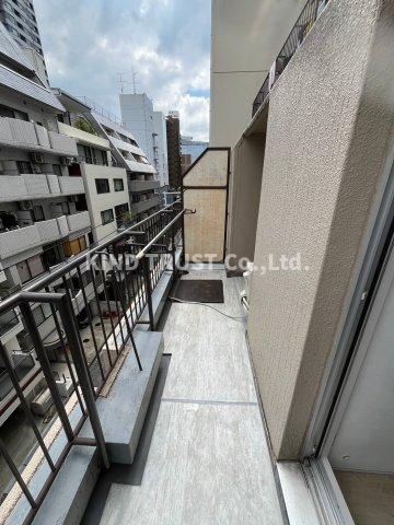 ラ・テーヌ天満橋のバルコニー|お洗濯にも便利なバルコニー付き