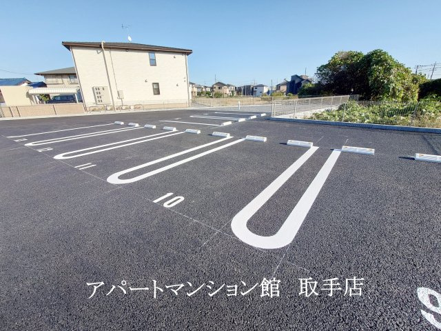 ラビエールの駐車場
