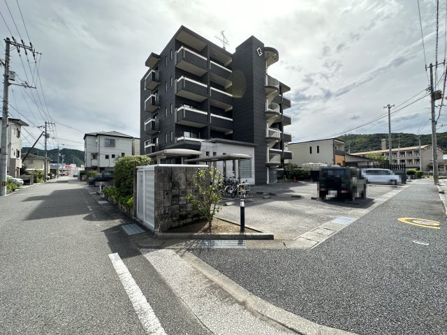 グランドール百石Ⅱの駐車場