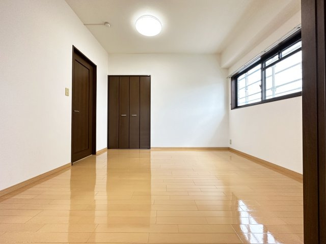 グランドール桜井の居間・リビング