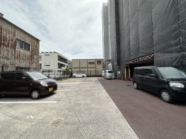 グランドール桜井の駐車場