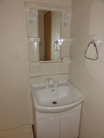 ラフォーレ1号館の洗面所|ゆったりとスペースのある洗面所