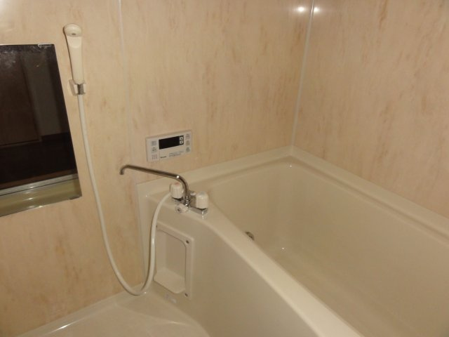 ラフォーレ1号館の浴室|ゆったり過ごせるお風呂です