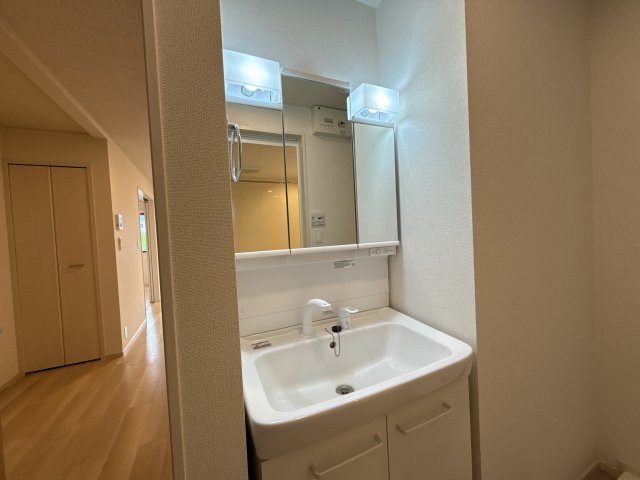 シエロガーデン下余部　Ａの洗面所