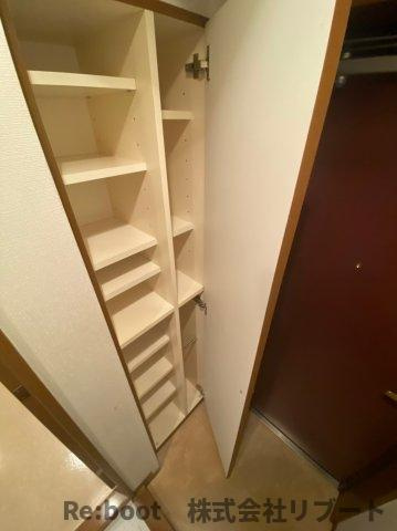 アウラ10の収納