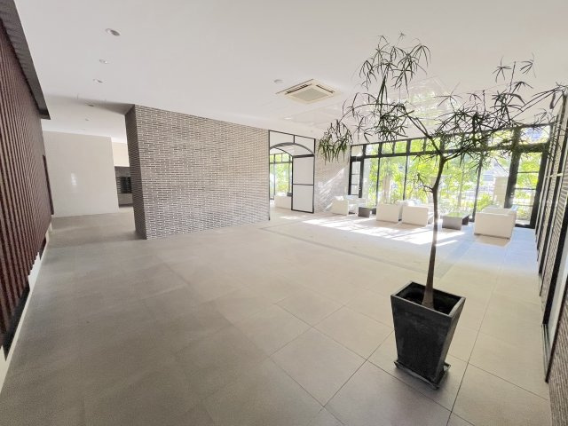 モントーレ新宮セントラルステーションのエントランス