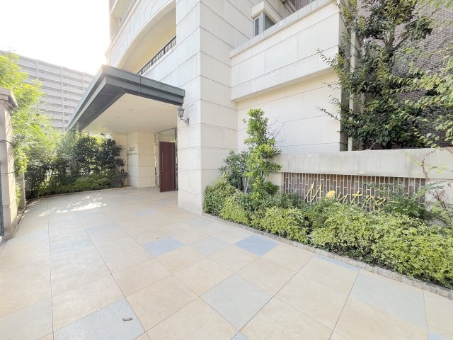 モントーレ新宮セントラルステーションのエントランス