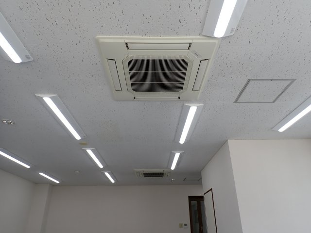 山本ビルの設備|エアコン1台設置しております。