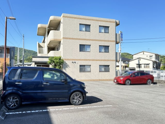 マリベール・フォンテの駐車場