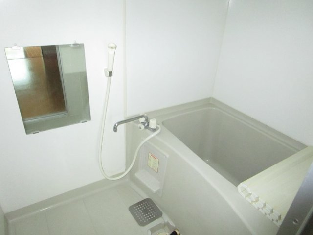 【浴室】 | コーポおやまだ | 日々の暮らしに欠かせないお風呂です