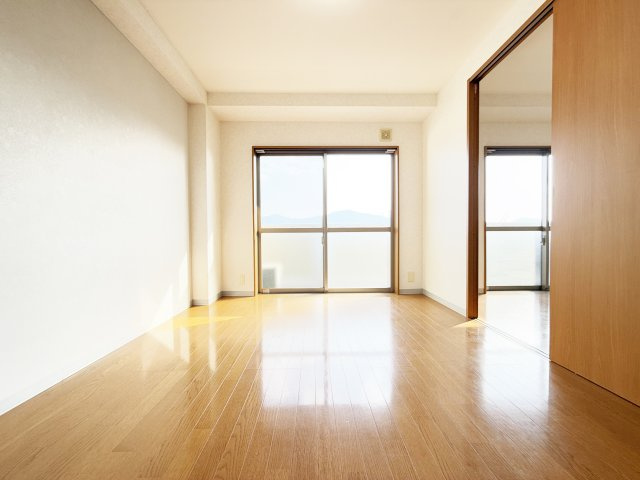 サンコート旭町の洋室