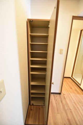 大阪市都島区片町１丁目の賃貸マンションの玄関