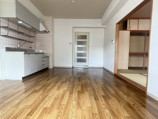 【エントランス】 | ファミリアル門戸 | 清潔なエントランスです