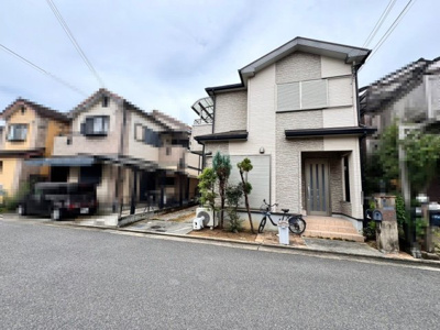 【前面道路含む現地写真】 | 内田町３丁目　中古一戸建 | オークワまで徒歩１４分！毎日のお買い物に便利ですね！
