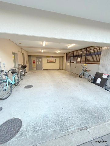 ウエステージ夕陽丘　仲介手数料無料の駐車場