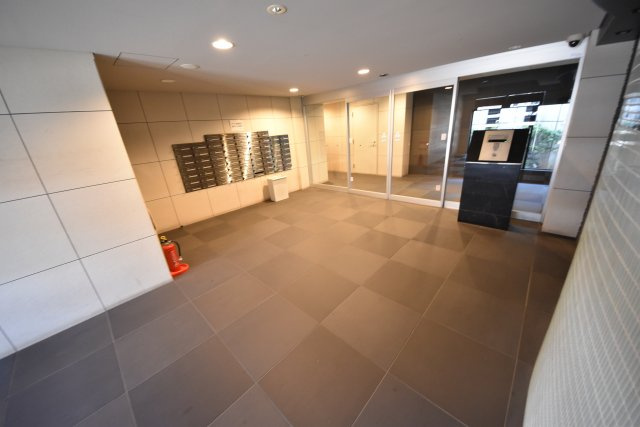 プロシード大阪ＮＢ３のエントランス