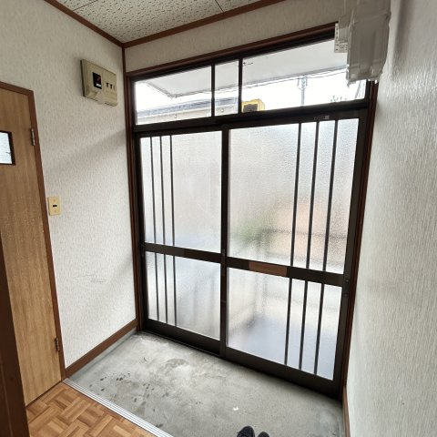 福寿荘の玄関