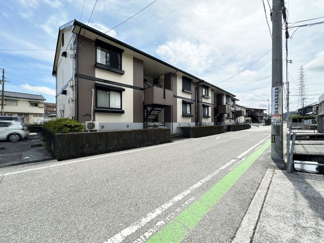 ハイツファミール B棟の外観