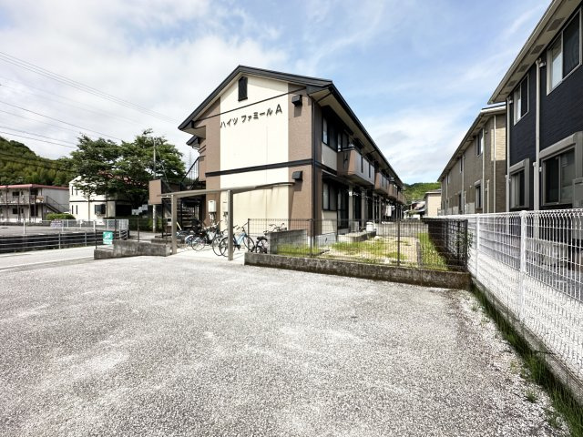 ハイツファミール B棟の外観
