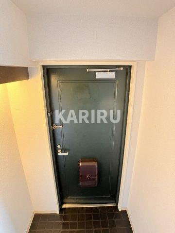千林ロイヤルハイツの玄関