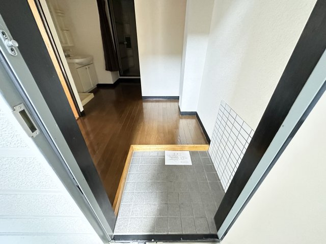 ロイヤルガーデン南宝永町の玄関