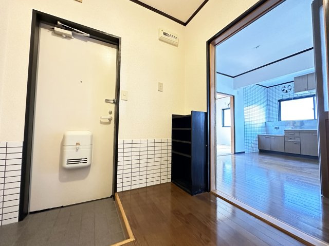ロイヤルガーデン南宝永町の玄関