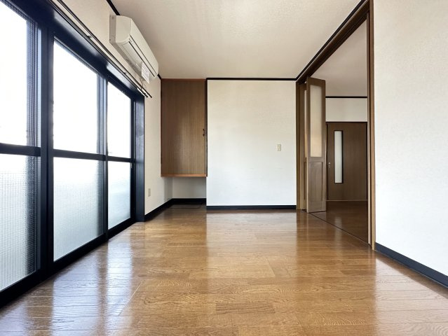 ロイヤルガーデン南宝永町の居間・リビング