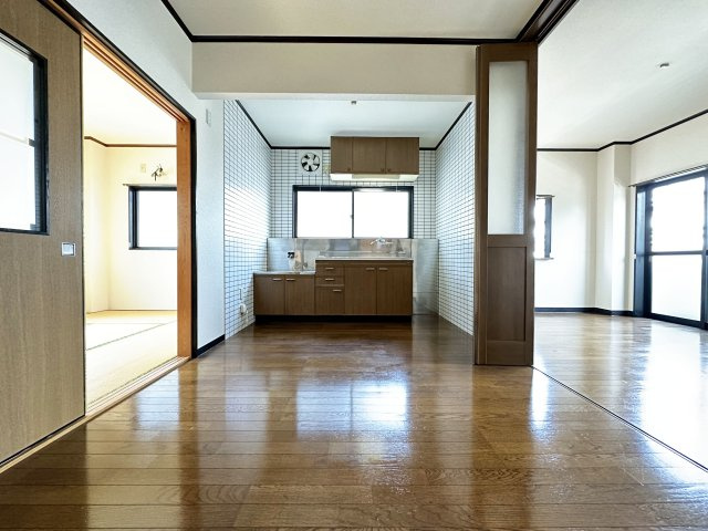 ロイヤルガーデン南宝永町の居間・リビング