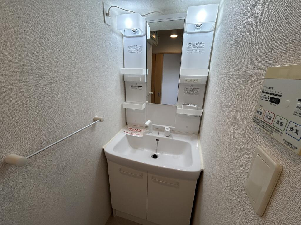 熊本市北区龍田５丁目のアパートの独立洗面台