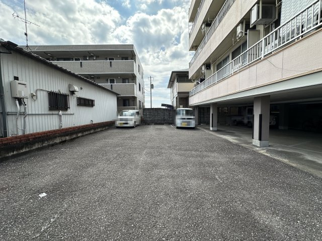 福徳ハイツの駐車場