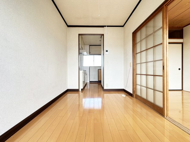 福徳ハイツの居間・リビング