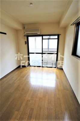 【居間・リビング】 | プリーマメゾン野崎 | こちらの居間で趣味の時間をお楽しみください