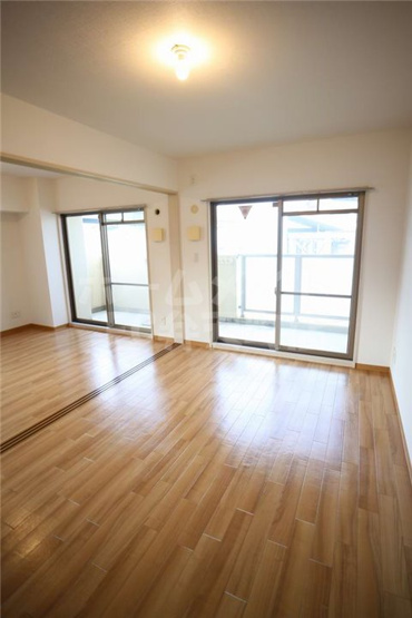 【居間・リビング】 | グリーンヴィラ | おしゃれな居間です