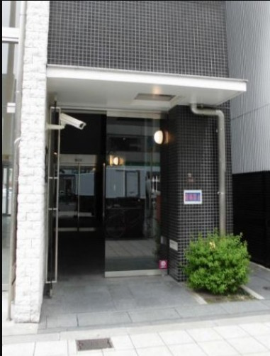 アルカディーナ京町堀のエントランス