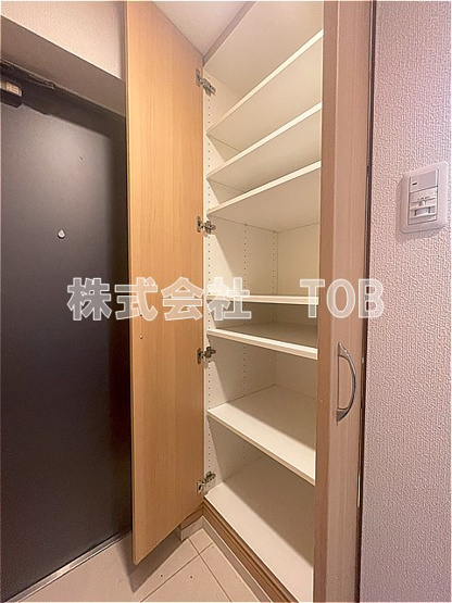 【収納】 | ルーブル千歳烏山 | シューズBOX※クリーニング完了前※