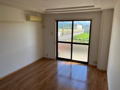 【内装】 | フローラ滑川 | 室内