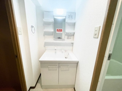 【独立洗面台】 | ベルデフラッツ九条 | 弊社のファイナンシャルプランナーより、将来に向けた資金計画・住宅ローンの無料相談が皆様に大変ご好評頂いております！物件ご購入の前に、まずはお気軽にご相談くださいませ。