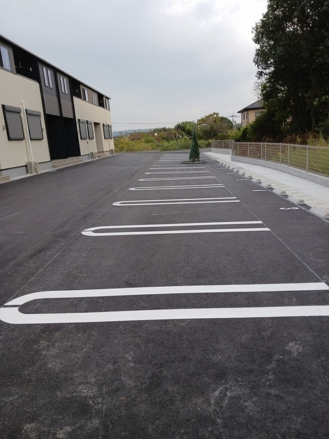 グレイスコートの駐車場|駐車スペースもあります☆