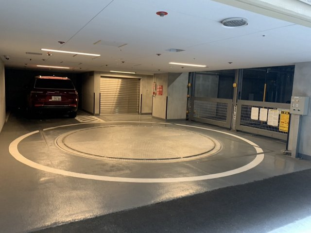 シティハウス東京八重洲通りの駐車場