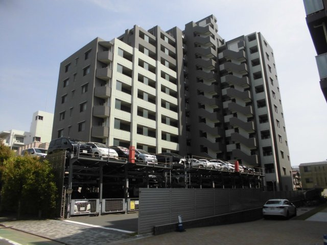 クレストフォルム東大島の駐車場