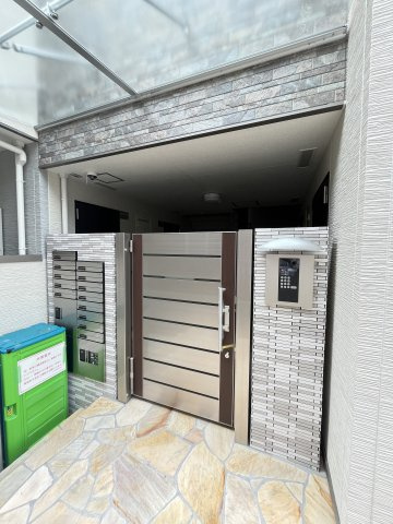 【エントランス】フジパレス吹田垂水町Ⅲ番館