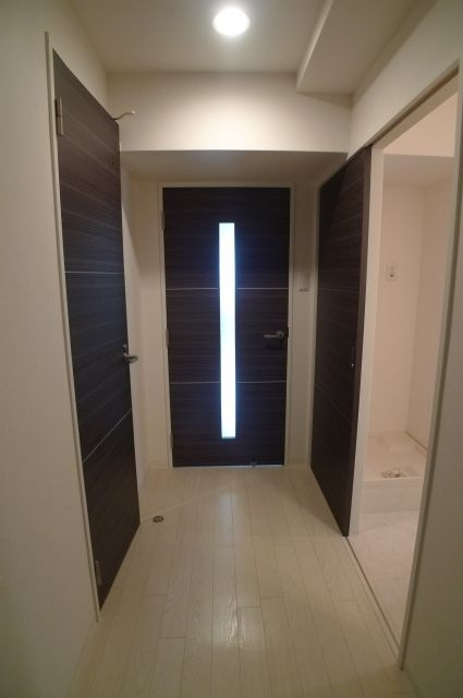 アルファレガロ大橋通の内装