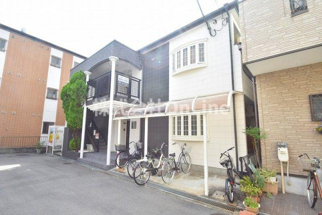 八尾市本町５丁目のアパートの外観