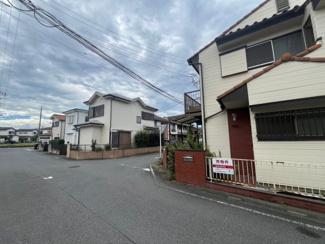 【前面道路含む現地写真】 | 鶴ヶ島市羽折町　建築条件なし売地　「坂戸駅」徒歩17分　敷地30坪　【長久保小学区】