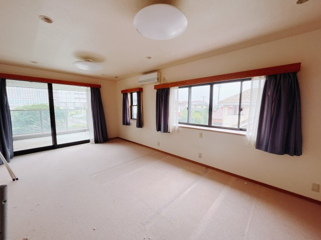 【中古戸建】前橋市下沖町の寝室|■2階主寝室