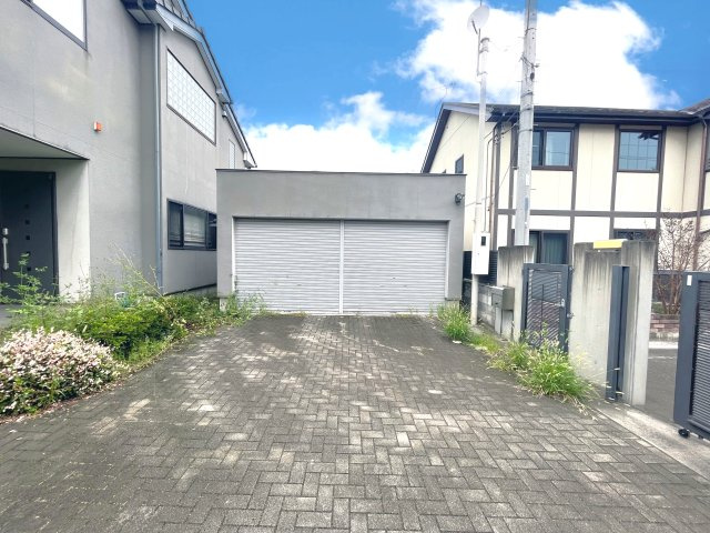【中古戸建】前橋市下沖町の庭|■ガレージ