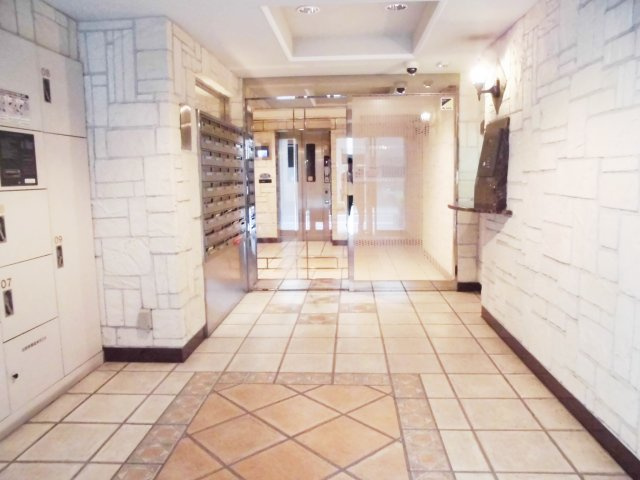 ガーラ本郷三丁目のエントランス|エントランス